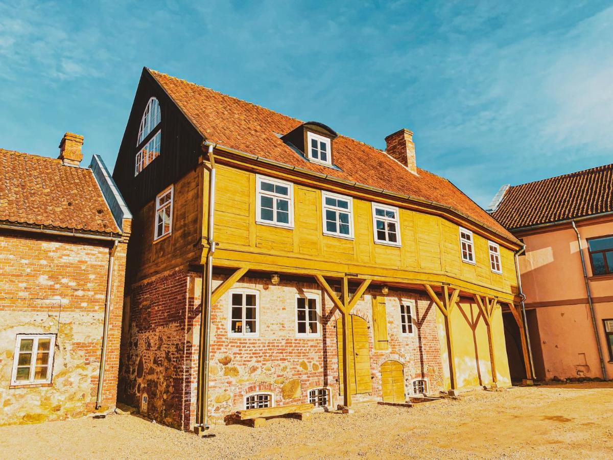 Simanis Boutique Hotel Kuldiga Exterior photo